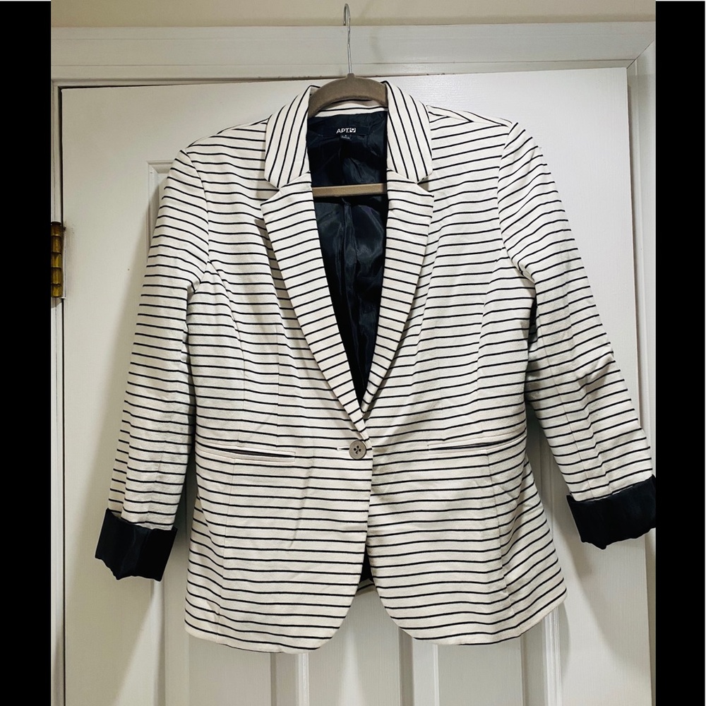 White with black stripes cotton blazer